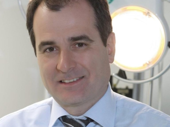 Dr Elias Tsakos MD (Hons), FRCOG | Obstetrician, Gynaecologist, Surgeon & Fertility Specialist