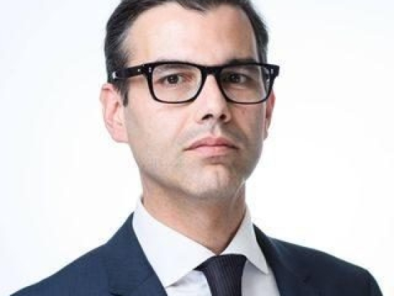 Vasilios P. Papastefanou | Consultant Ophthalmologist Ocular Oncologist and Oculoplastic surgeon